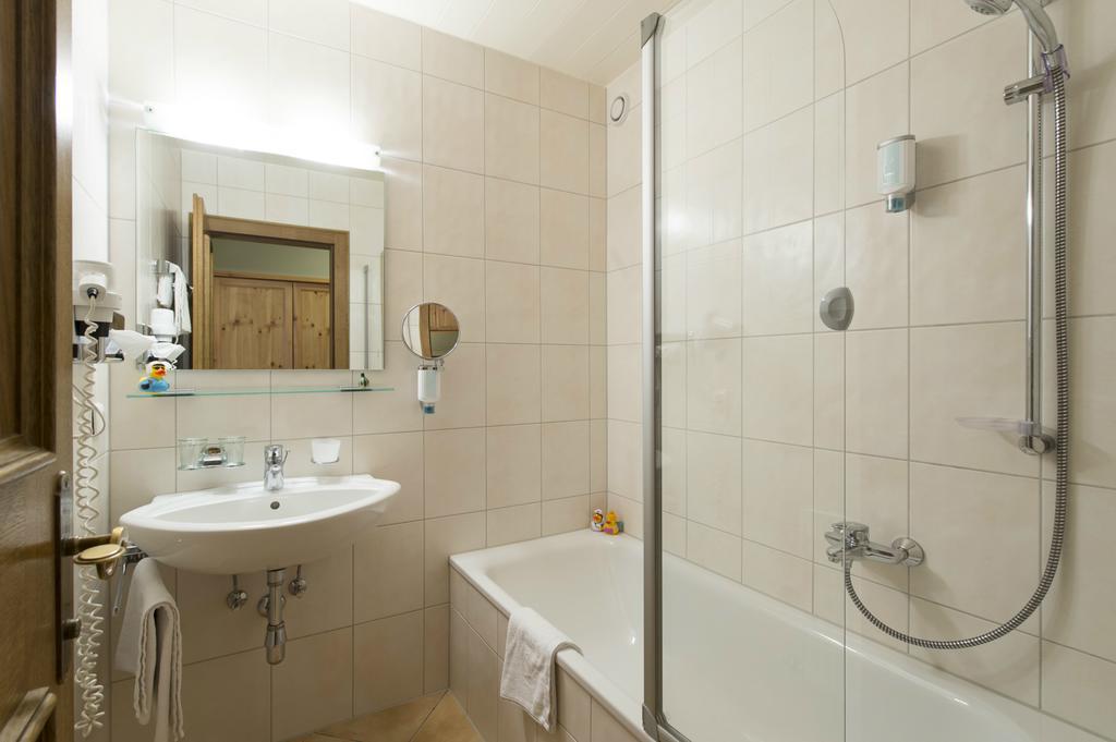 Alpenhotel Valluga Zürs Rum bild