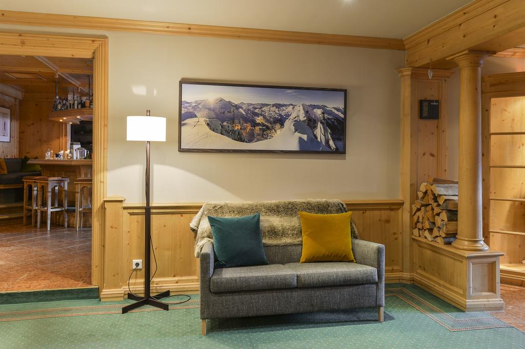 Alpenhotel Valluga Zürs Exteriör bild