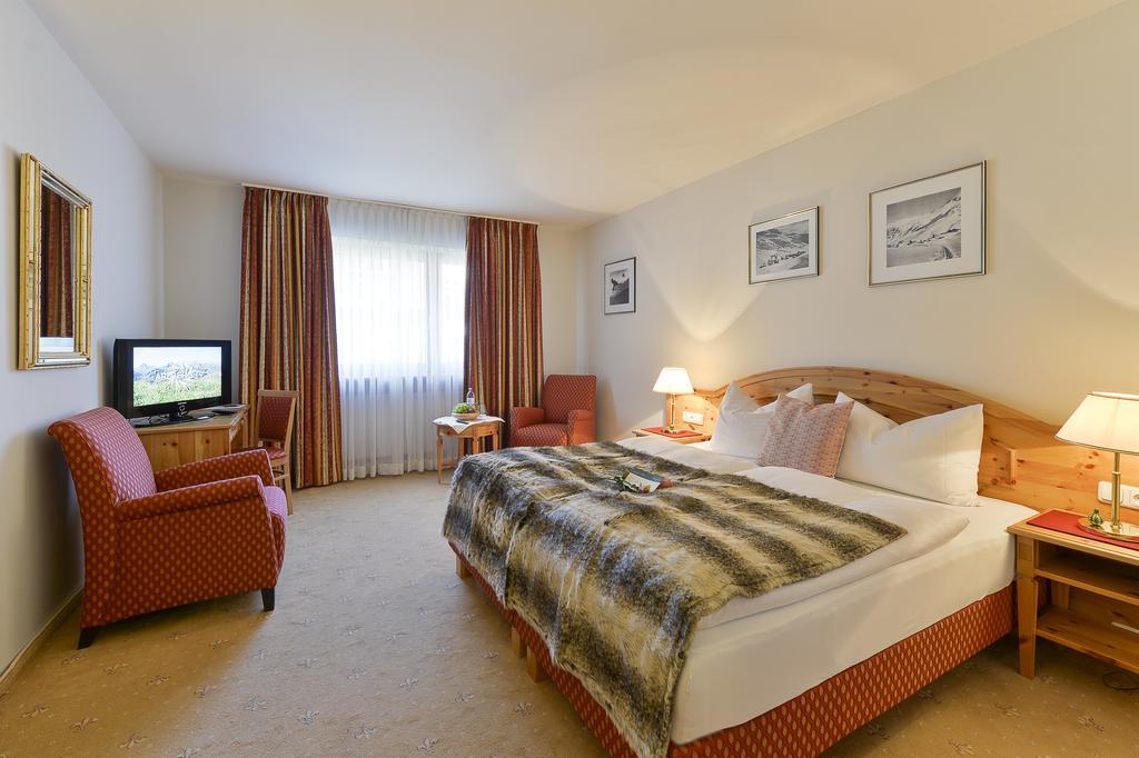 Alpenhotel Valluga Zürs Exteriör bild